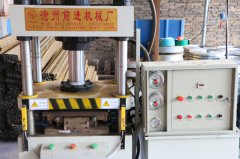 三維扣板機